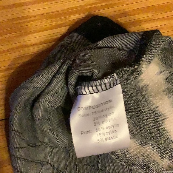 Adore large sweater in good condition. - Picture 7 of 7
